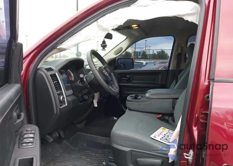 2018 Ram 1500 Express 4X2 6'4 Box из США, поврежденный, VIN 1C6RR6FG6JS244902